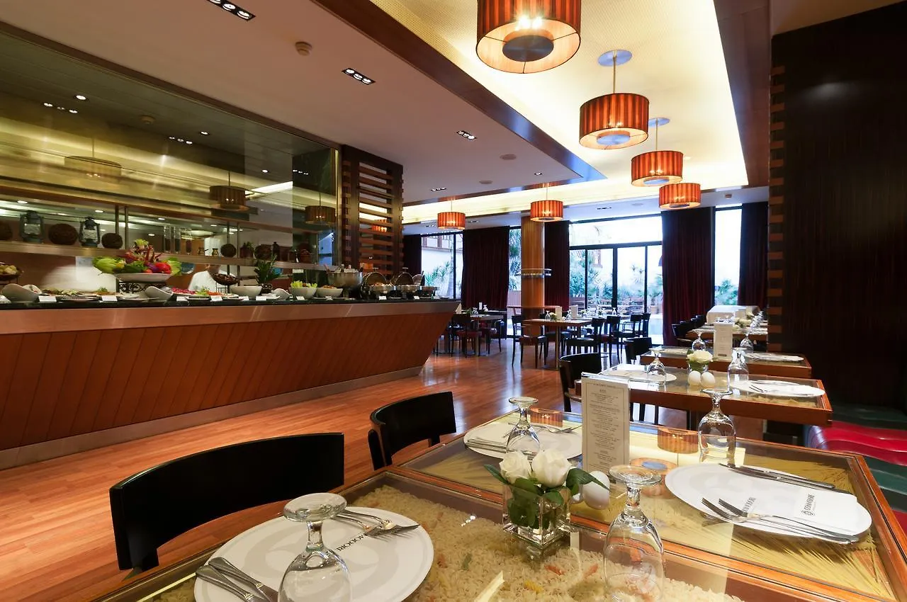 Le Commodore Hotel Beirut 5*,