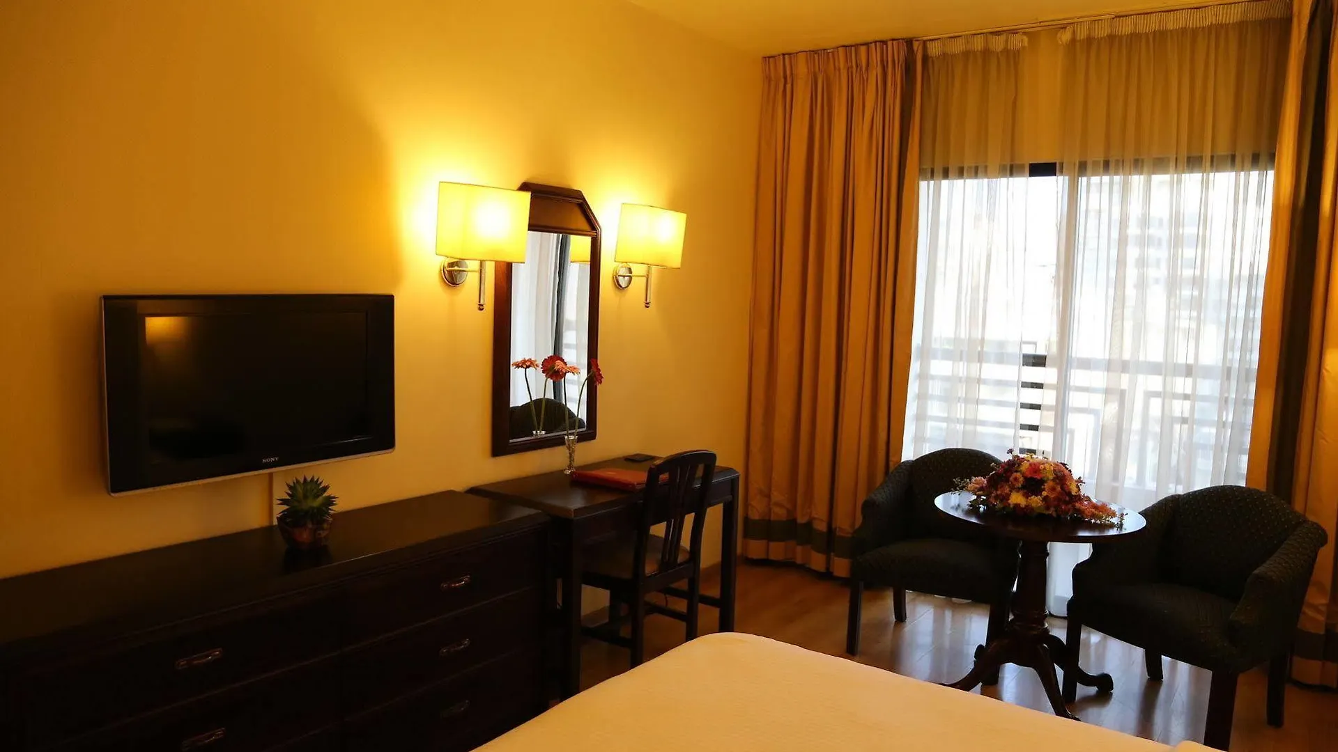 Le Commodore Hotel Beirut 5*,